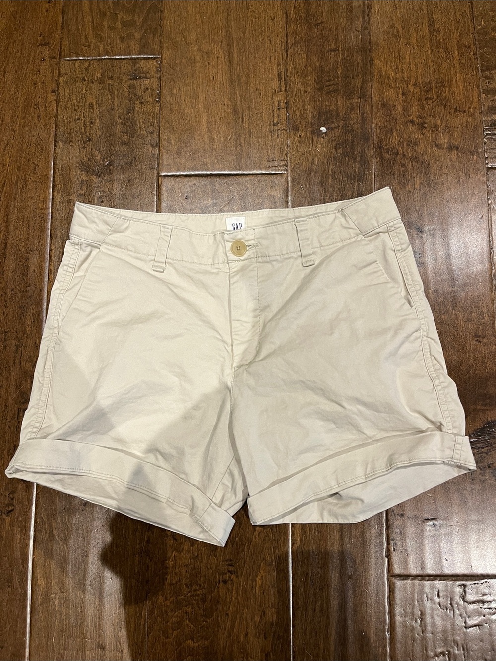 GAP Women's Beige Roll-Cuff Chino Shorts